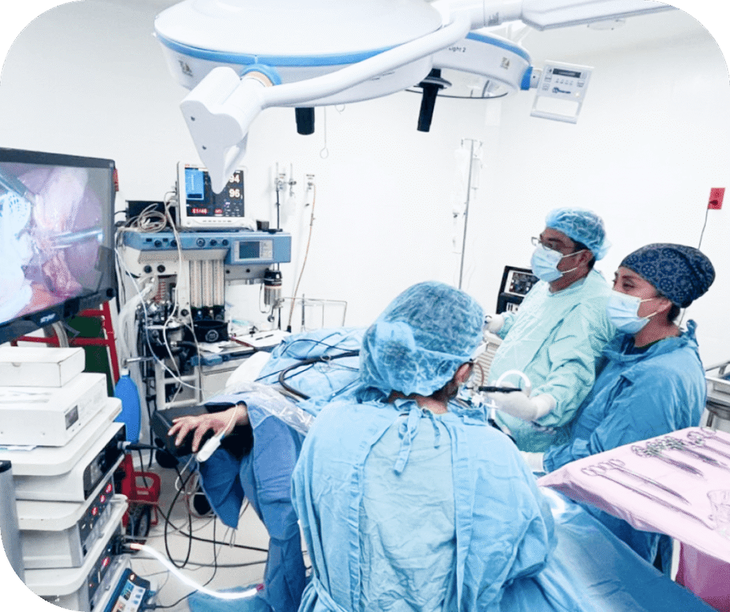 Imagen cirugia del Dr Diego Caballero